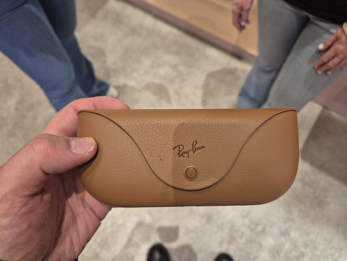 ray ban meta case design