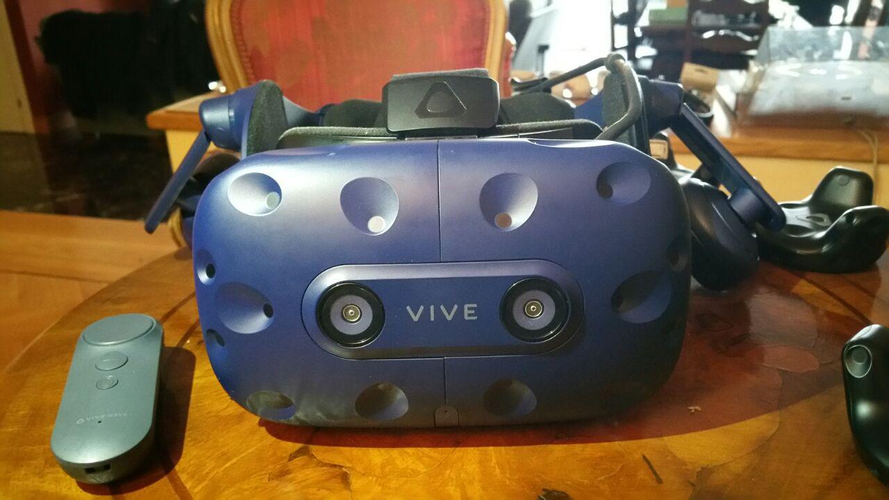 HTC Vive Pro headset to be priced at $800 / €879, preorders starting today