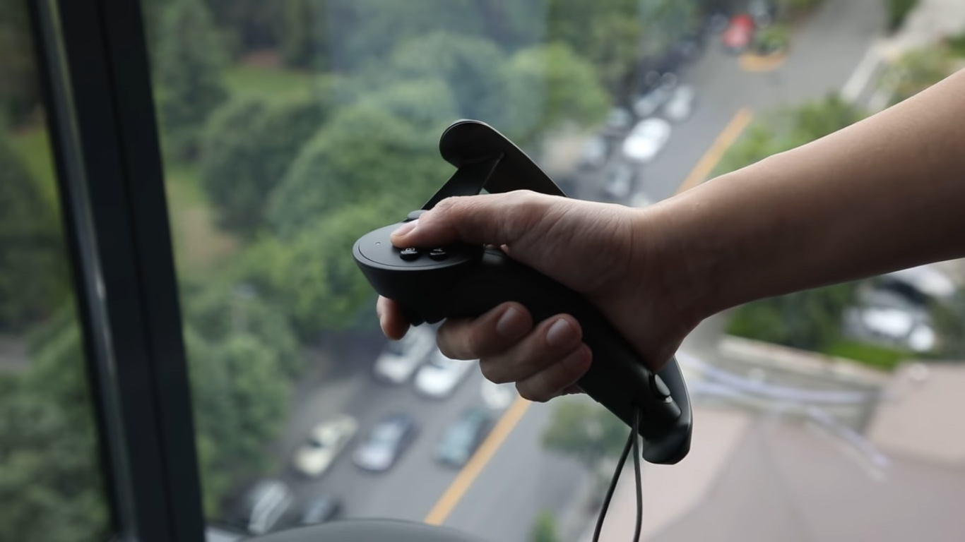 Valve shows Knuckles prototype controllers v2