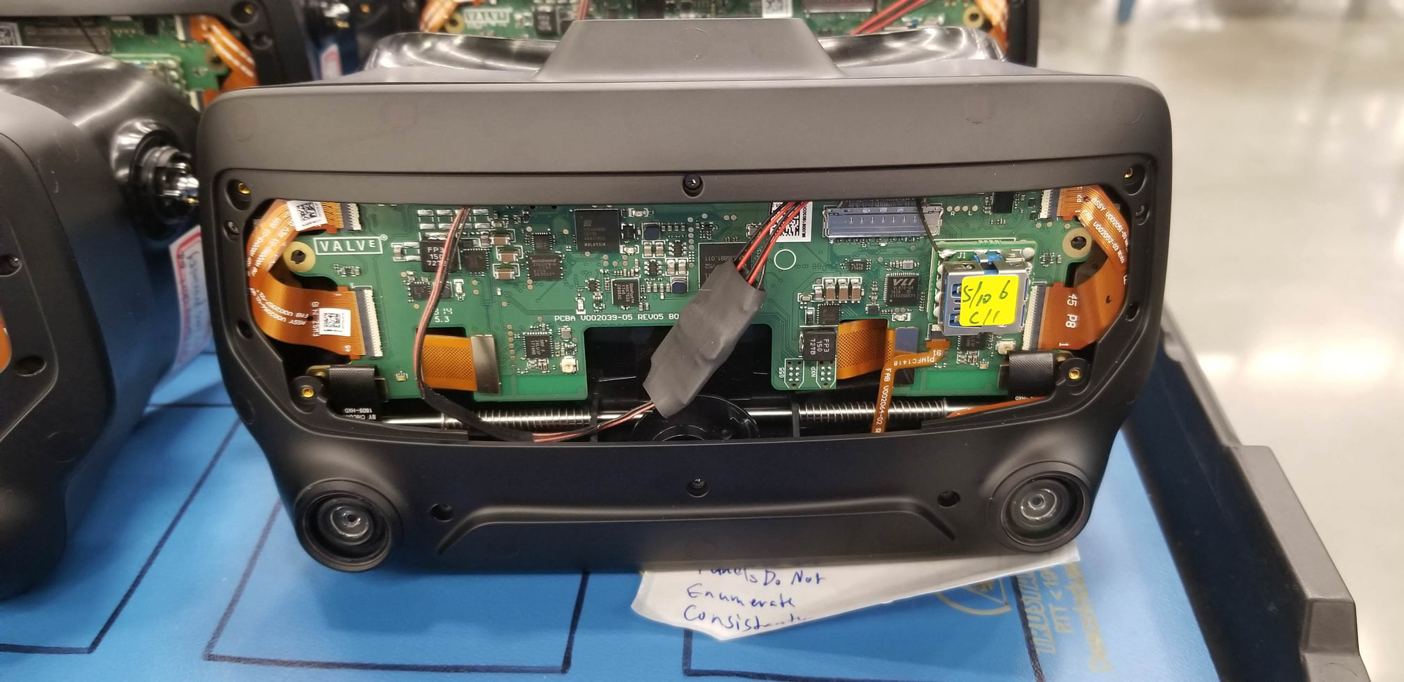 Valve virtual reality headset leak