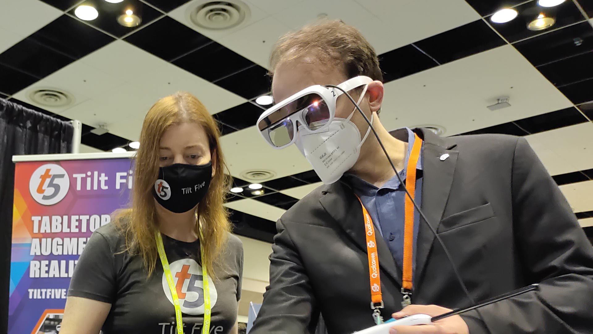 Tilt-Five hands-on: very interesting AR glasses for board games