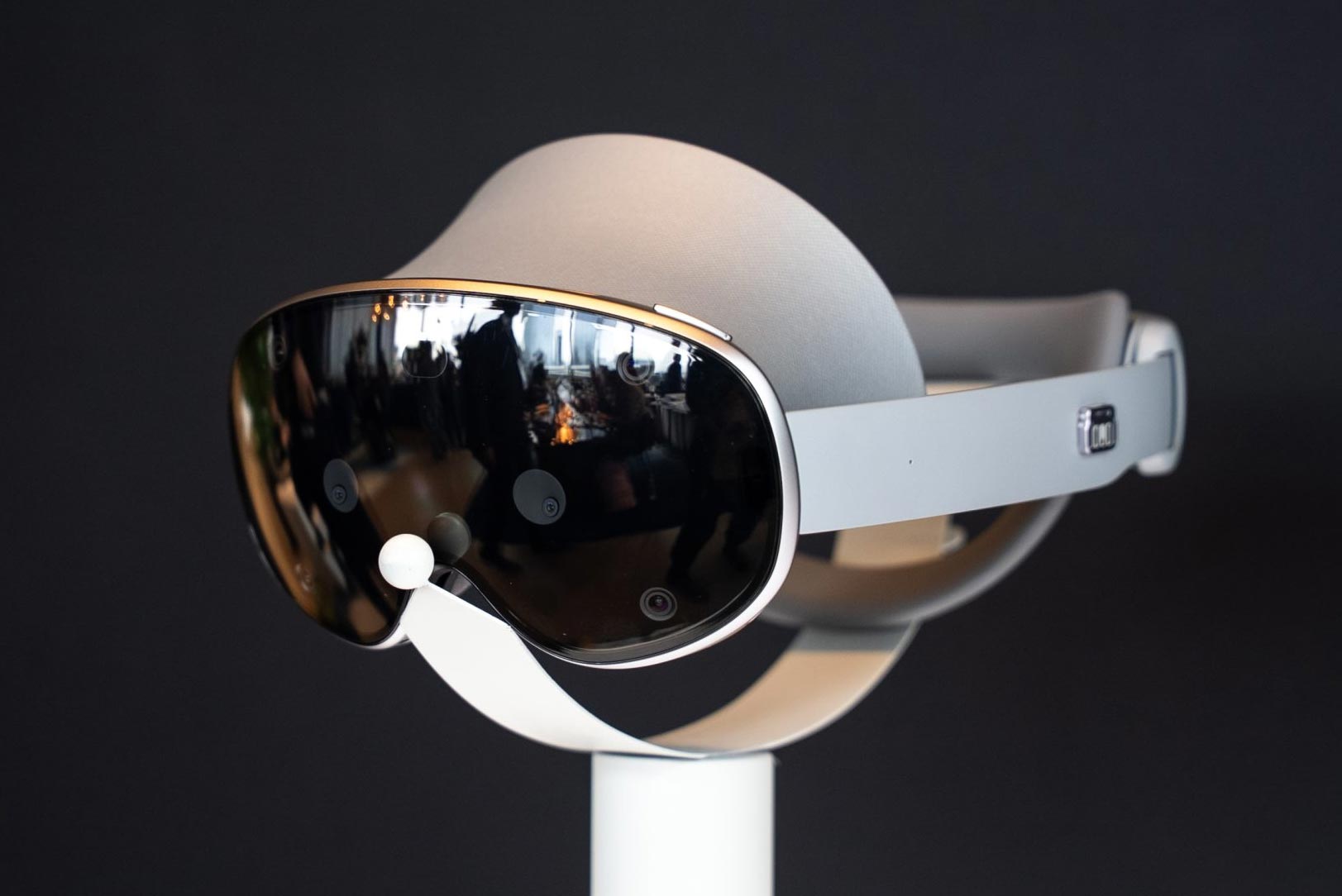 The XR Week Peek (2025.10.27): Samsung releases Galaxy XR, Apple the M5 Vision Pro, and more!