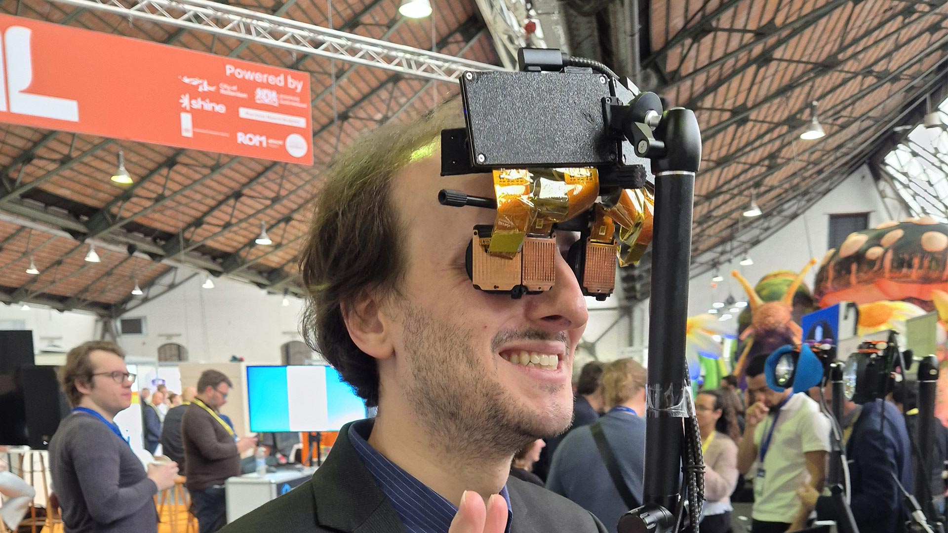 Hands-on: 220° FOV optical system by Hypervision