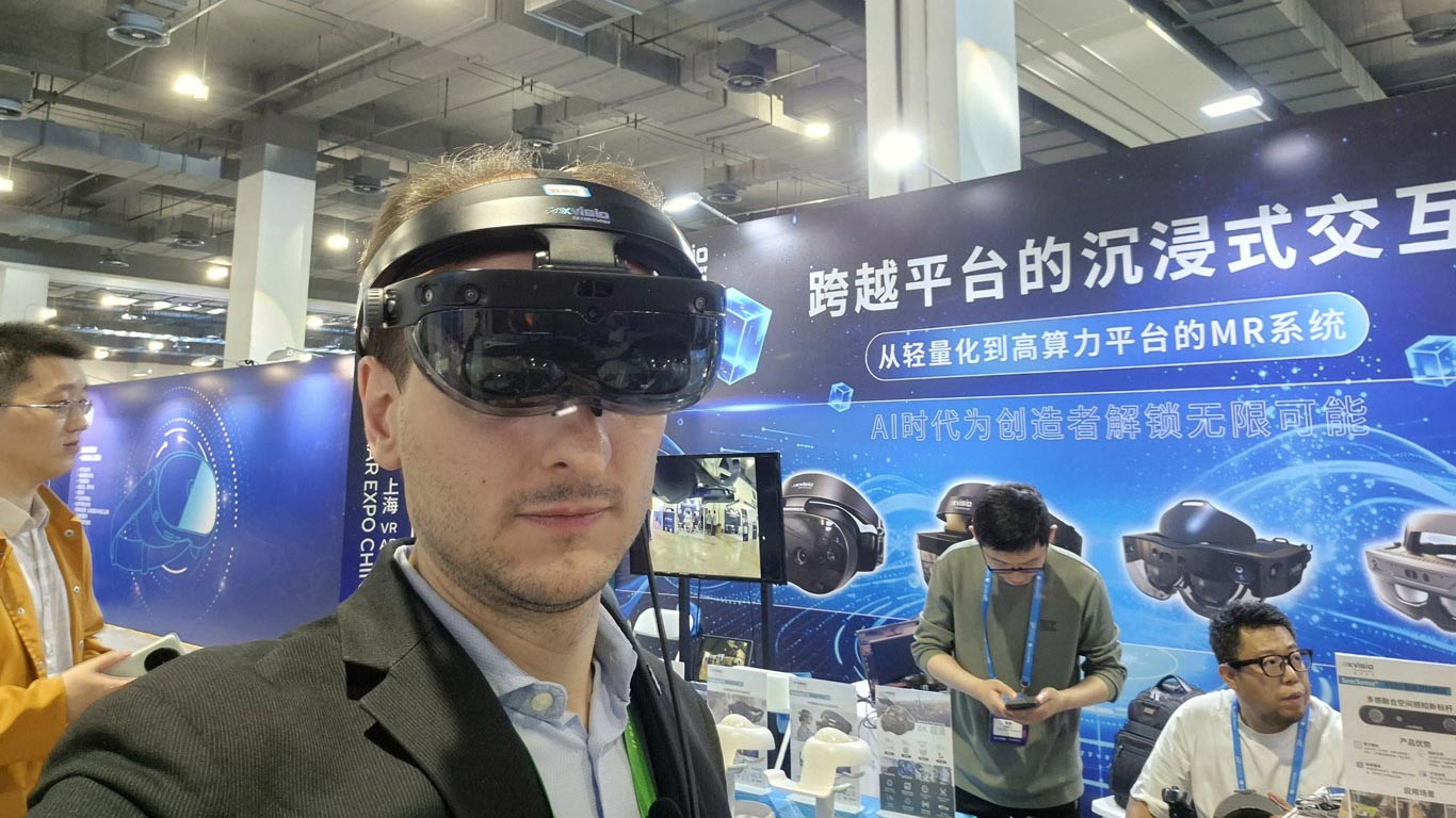 xvisio seerlens hololens replacement review